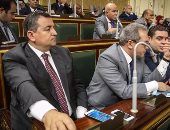 بالصور.. نائب في الجلسة العامة يطالب باستقالة إياد مدنى 