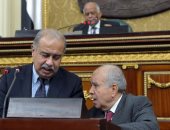 رئيس الوزراء من البرلمان: الحكومة تدرس تطبيق الضريبة التصاعدية