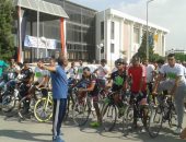 بالصور.. 125طالبا وطالبة يشاركون بمهرجان الدراجات فى جامعة قناة السويس