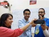 بالفيديو.. طلاب مصريون يخترعون جهاز يمكنك من مشاهدة العاصمة الإدارية قبل إنشاءها