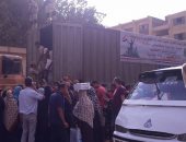 أول صورة لسيارات الجيش توزع عبوات غذائية بنصف الثمن فى دار السلام
