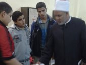 رئيس المعاهد الأزهرية: كتب التراث باقية فى المرحلة الثانوية