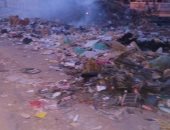 بالصور .. تلال من القمامة تحيط مدرسة 23 يوليو بمدينة السلام
