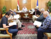 محافظ دمياط يعقد اجتماعا لبحث تعريفة المواصلات بعد ارتفاع أسعار الوقود 