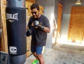 ميدو يقتحم عالم الملاكمة.. والجمهور : "بتلعب بوكس بالنضارة.. الله يا أستاذ"