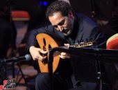 نصير شمة يعزف أجمل مقطوعاته الموسيقية فى حفله بمهرجان الموسيقى العربية