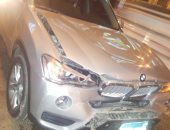 خالد قمر ينشر صورة سيارته المتهشمة بعد حادث بكوبرى أكتوبر: قدر الله ما شاء فعل