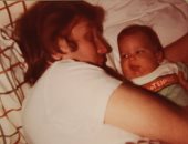 ترامب يغير الحفاضات لأطفاله ويحتضنهم فى صور نادرة تخلصت منها زوجته الأولى