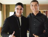 أبو هشيمة ينشر صورته مع كريستيانو رونالدو على إنستجرام ويؤكد: انتظروا المفاجأة