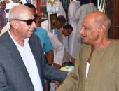 محافظ أسوان بتفقد الأسواق ويلتقى أعضاء غرفة السياحة الأمريكية