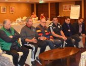 خالد عبد العزيز فى اجتماعه بالمنتخب: الفوز على غانا سيوحد المصريين