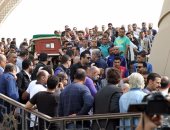 الآلاف يودعون الساحر محمود عبد العزيز بالدموع