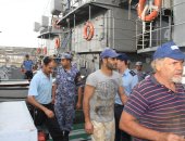 القوات البحرية تنقذ 24 سائحا بعد تعطل اللنش الخاص بهم بالبحر الأحمر