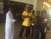 بالصور.. جماهير غانا فى الفندق لمساندة اللاعبين قبل المباراة 