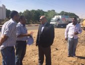 حملة لـ"الرقابة الإدارية" بأسوان على مخرات السيول للتأكد من جاهزيتها