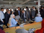 وزير القوى العاملة لعمال "الشوربجي": الحكومة بدأت تطوير صناعة الغزل والنسيج 