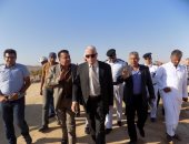 بالفيديو.. محافظ جنوب سيناء يتفقد تطوير طريق مدخل طور سيناء