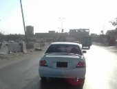 قارئ يرصد سيارة بدون أرقام على طريق "القاهرة - بلبيس" الصحراوى 