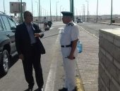 محافظ البحر الأحمر يتفقد الحالة الأمنية بكمين المطار بالغردقة