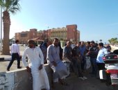 مئات المواطنين بجنوب سيناء يعترضون على استبعادهم من "إسكان المحافظة"