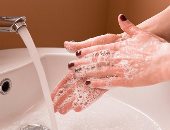 مش بس نضافة.. 3% فقط من الأمريكيين يغسلون أيديهم بشكل صحيح عند طهو اللحوم