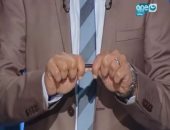 بالفيديو.. الدسوقى رشدى يكسر "قلم" على الهواء بعد الحكم بحبس نقيب الصحفيين