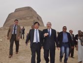 بالصور.. محافظ بنى سويف يصطحب السفير اليابانى فى جولة سياحية لهرم ميدوم