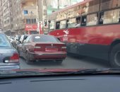 قارئ يرصد سيارة بدون لوحات معدنية فى شوارع حى المطرية