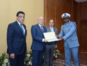 اختتام الدورة التدريبية فى "تكنولوجيا الألياف الضوئية" بمشاركة اللواء العصار