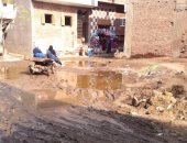 بالفيديو.. مياه الصرف الصحى تهدد منازل قرية ترسا بالفيوم