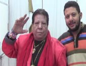 بالفيديو.."شعبولة" يطالب المصريين بالصبر على ارتفاع الأسعار بعد تسوقه بأحد المتاجر