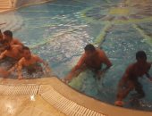 بالصور.. ميدو يجهز لاعبى دجلة للزمالك فى "حمام السباحة"