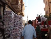 بالفيديو..توزيع 50 طن سكر مدعم بالقرى الأكثر احتياجاً فى الفيوم