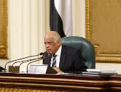 على عبد العال مطالبا النواب بالتزام مقاعدهم: دى السينما محدش بيتحرك فيها