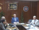 محافظ السويس يعطى مهلة 3أيام للتنسيق بين الجهات لتطوير طريق مصر السويس