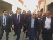 بالصور.. نائب وزير الإسكان يتفقد مشروع إنشاء سوق الموبيليا فى بورسعيد