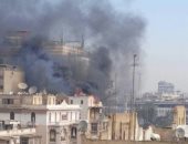 شاهد.. لحظة سقوط سيدة أثناء إطفاء حريق بمصر الجديدة