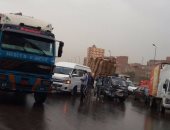 قارئ يشارك بصور لحادث تصادم على محور صفط اللبن بسبب الأمطار