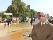 مدير أمن أسوان يتفقد موقع كسر خطوط المياه بشارع السماد