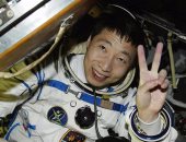 أول رائد فضاء صينى: سمعت أصواتا غريبة أثناء رحلتى فى الفضاء