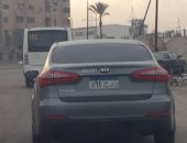 قارئ يرصد سيارة مطموسة الأرقام فى شارع أحمد الزمر بمدينة نصر