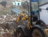  رفع 16 طن قمامة خلال حملة إزالة إشغالات وتمهيد لطرق القرى ببنى سويف