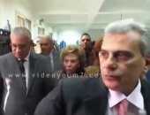 بالفيديو.. زكى بدر بمعرض ملابس جامعة القاهرة مداعبا نصار:مقاس بناطيلى58