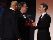 مارك زوكربيرج ينشر صوره مع فان ديزل فى حفل جائزة "بريك ثرو" للعلماء