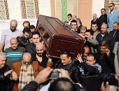 وصول جثمان زوجة محمد صبحي لمسجد الشرطة فى أكتوبر