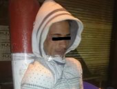 بالفيديو والصور.. كاميرا مراقبة تكشف لصا بطنطا والأهالى يربطوه فى عامود