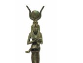 بيع تمثال فرعونى برونزى لـ إيزيس بدار كريستى للمزادات.. تعرف على السعر 