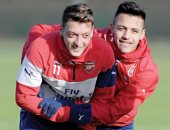 فينجر يغلق الباب أمام بيع سانشيز وأوزيل