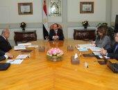 توجيهات مشددة من السيسى للحكومة بتكثيف الرقابة على الأسواق والتصدى لمحاولات احتكار السلع وزيادة أسعارها..غادة والى : تخصيص 1.5 مليار جنيه إضافية لبرنامج "تكافل وكرامة" وتوسيعه ليغطى محافظات الجمهورية 