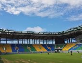 بالصور.. صدمة مغربية بسبب سوء أرضية ملعب مباراة مصر